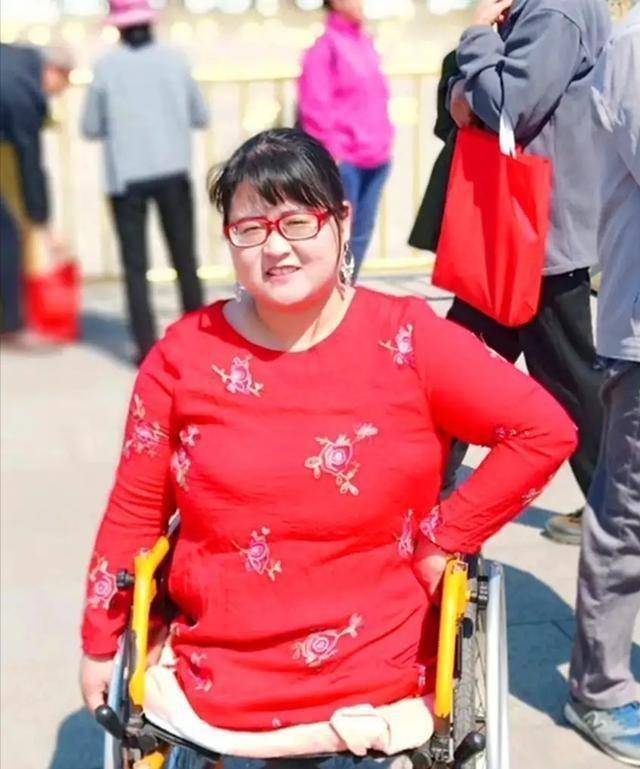 15年湖北无腿妈妈试管生下双胞胎后孩子有发育障碍近况如何