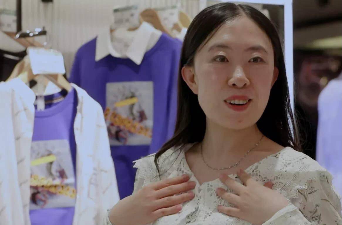 父亲被逼跳海15年后,只愿嫁给刘德华的追星女子,现在结婚了吗_杨丽娟