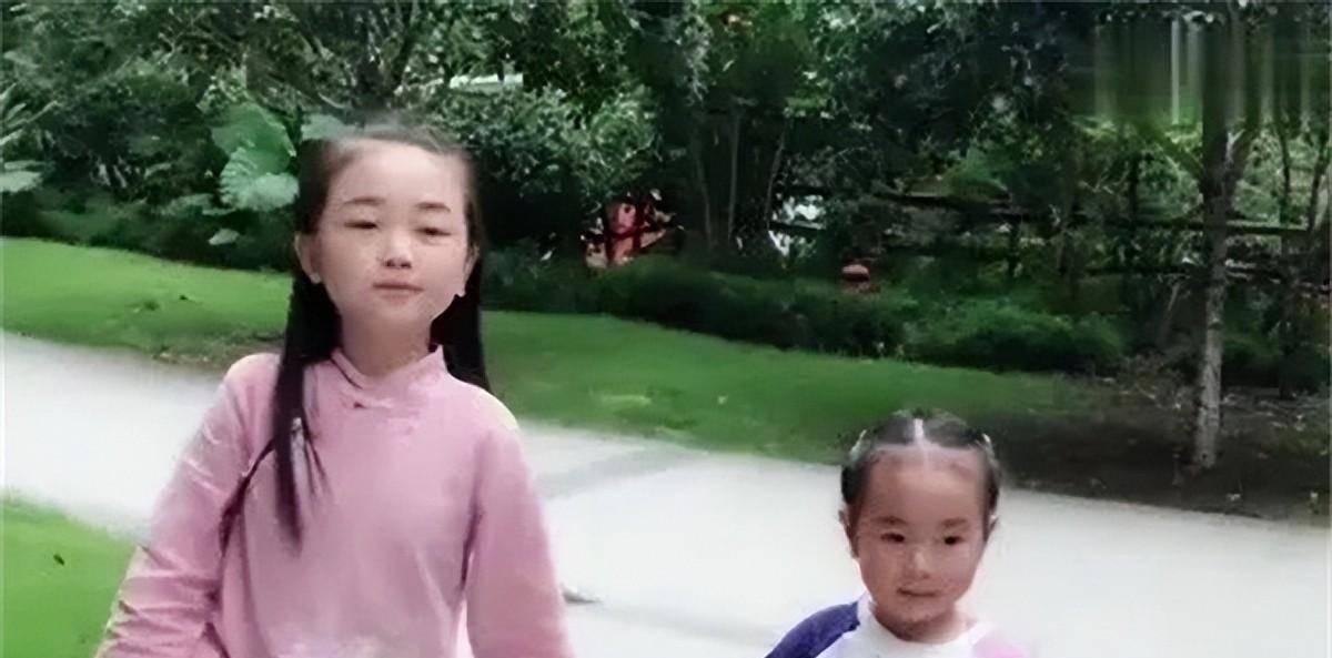 19年成都"最美袖珍女"结婚,32岁长得像10岁,婚后生活让人担忧_杨萍