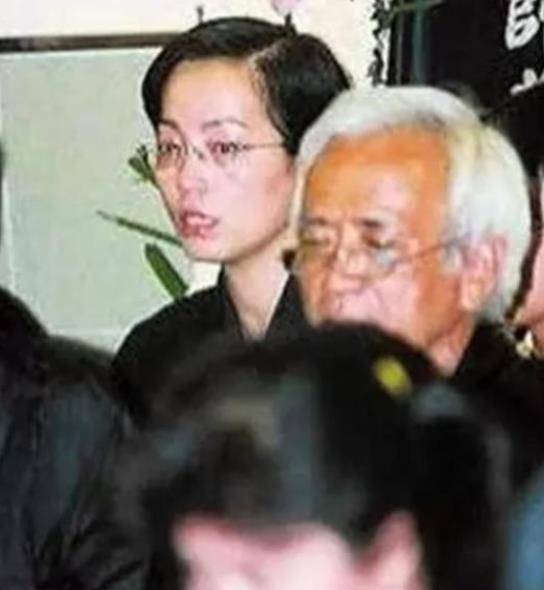 天生丽质却"扮丑"爆红,如今嫁富商无儿无女_苑琼丹_周星驰_黄乃扬