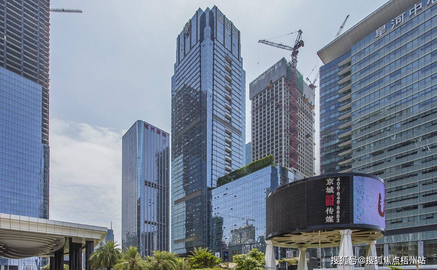 深圳金中环商务大厦租120人独立办公室精装修带家具交通便利可注册