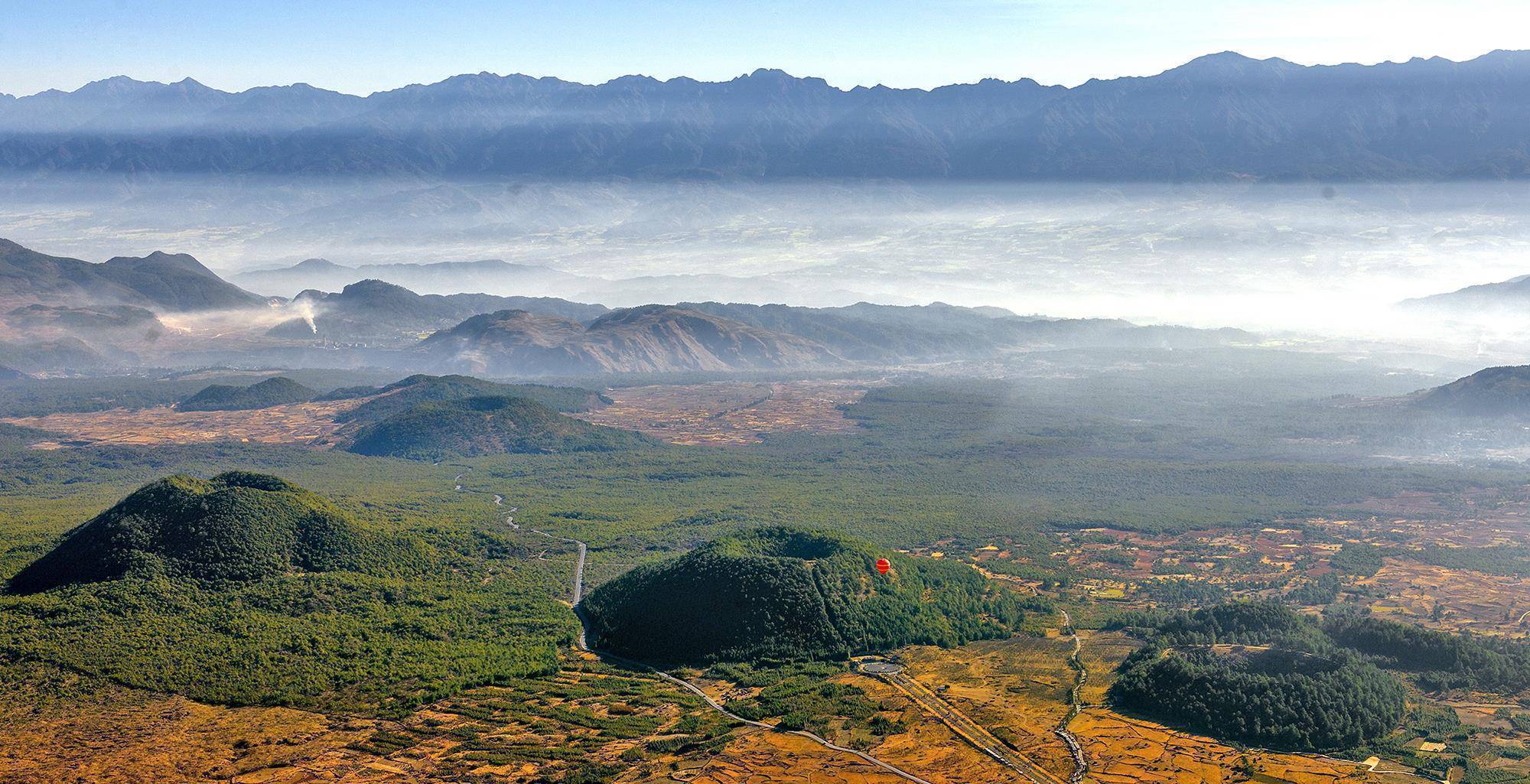 云南这座"火气十足"的城市,被97座火山包围,很多人都没去过