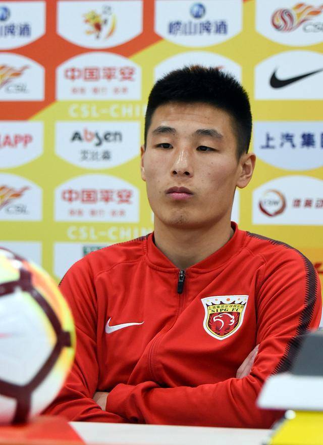 原创中国足球又遭遇裁判争议李源一倒地未被理会引发辩论