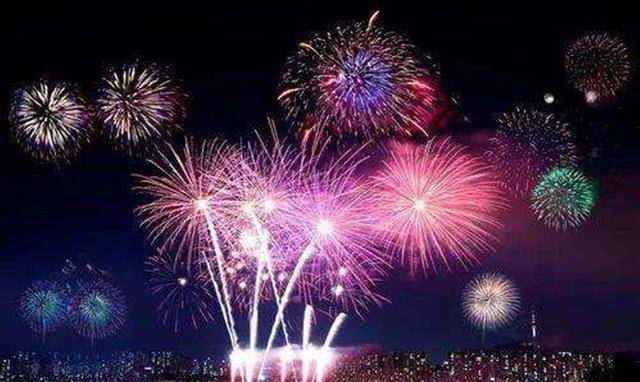 皇帝过年燃放"地老鼠",为何吓得太后花容失色?骂他不是亲生_爆竹_烟火