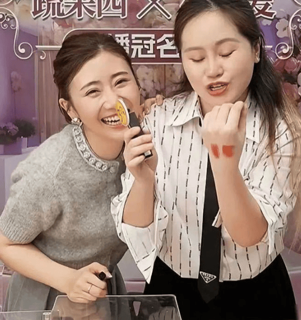 福原爱被迫与前夫和解,声称后悔为他人而活,三次鞠躬黯然离场!