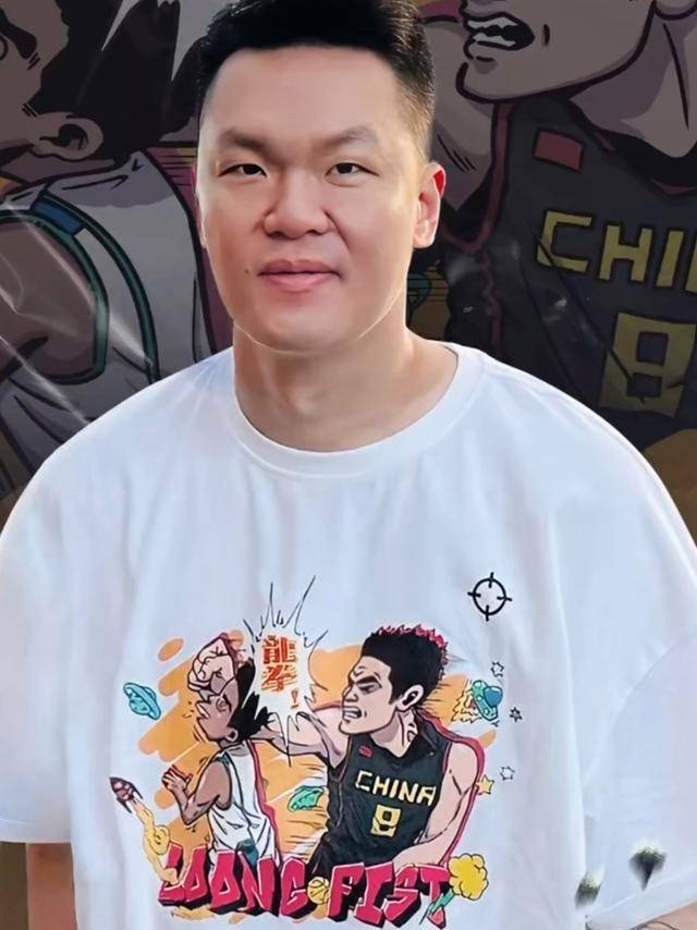 朱芳雨的"龙拳"联名t恤上市场的感想