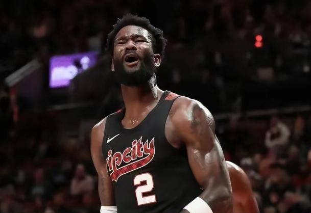 原创哈登盖帽小卡上五大囧下半场死活不投球就拿19分真的佛系了