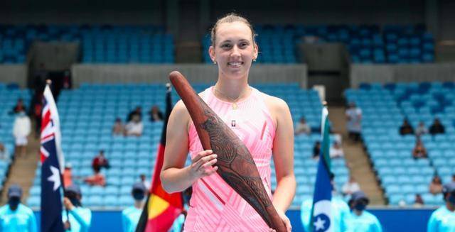 25号种子不敌资格赛选手,中国莎娃逆转晋级_比赛_梅尔_加里宁娜