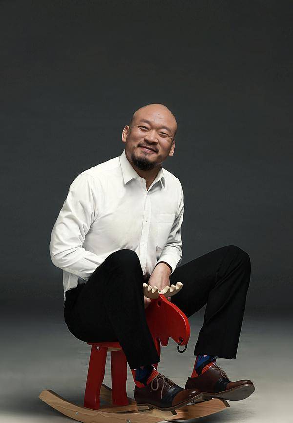 猎冰斌子群演奋斗成黄金配角外表凶狠生活中是暖心丈夫