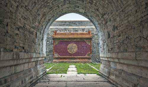 原创同治帝和皇后去世百年盗墓贼进入清惠陵看到了什么非常吃惊