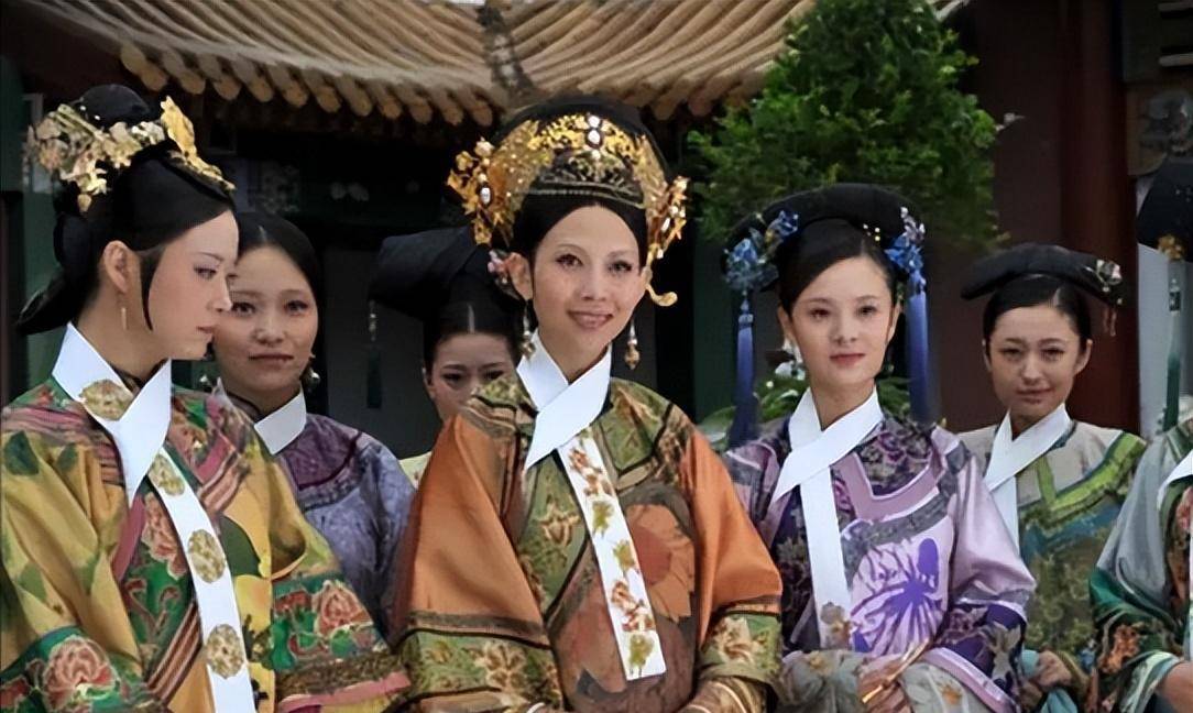 甄嬛传:为何安陵容的床,比华妃和甄嬛的床都大?原因你想不到_皇帝_什