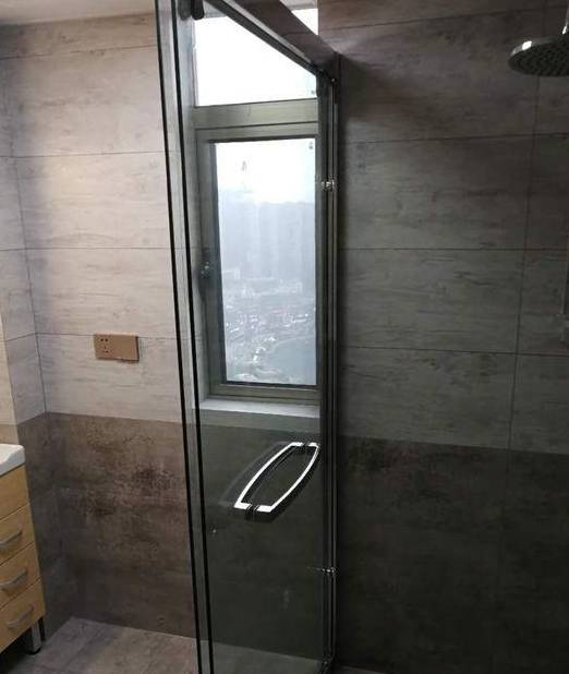 多大的洗脸池,最小的好像是70,最大就不知道了,一般是70厘米到1米之间