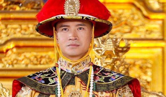 在清朝时期,国内最尊贵的姓氏当属爱新觉罗,因为这是正统的皇族才可以