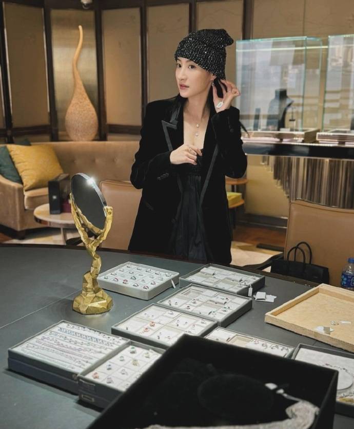 tvb女星林夏薇晒丰满身材照,高调宣布有喜事,进军钻