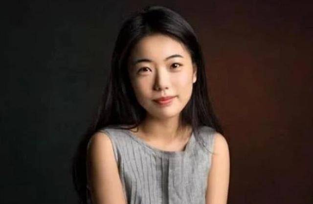 原创美女作家蒋方舟被清华破格降60分录取曾经的天才现状如何
