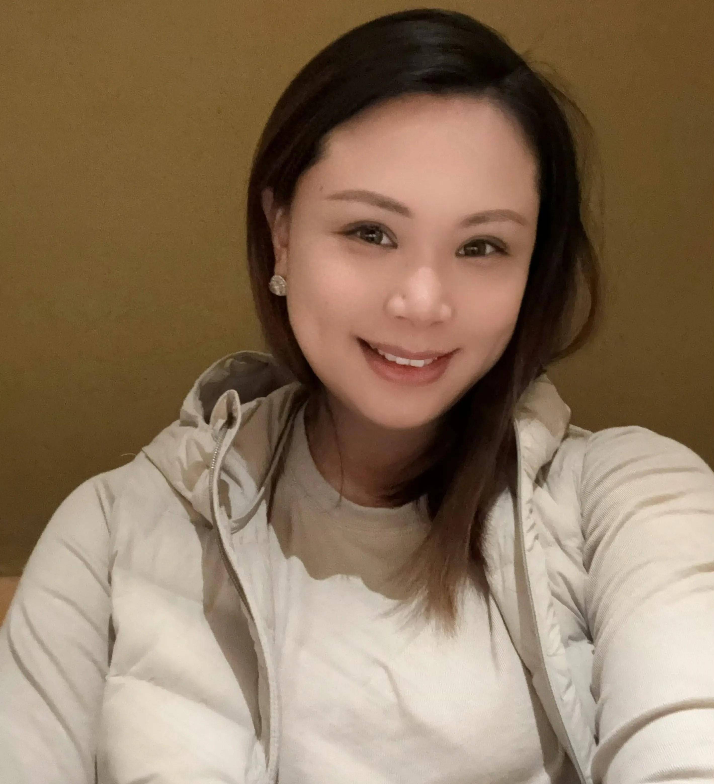 恭喜!曾春蕾顺利产女,凑成一个"好"字,三年抱俩成人生赢家