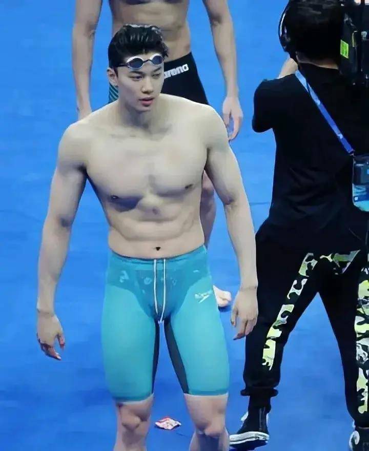 游泳运动员除了之前的宁泽涛帅之外,我觉得现在的汪顺也特别帅!