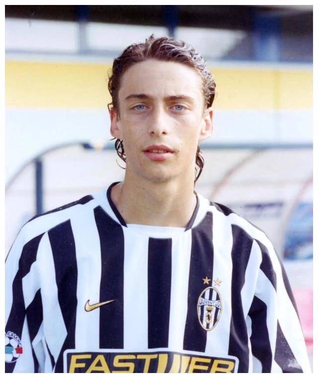 意大利足球传奇闪耀舞台的明星克劳迪奥马尔基西奥