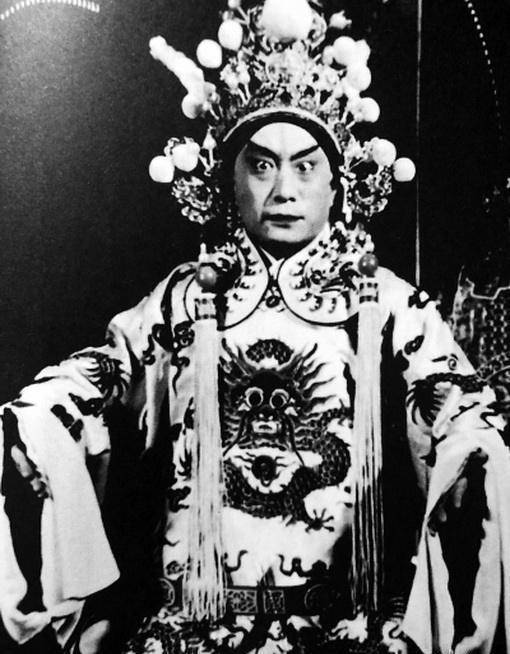 原创京剧演员李宏图继叶盛兰之后几十年再次在现代戏中用小生演绎角色