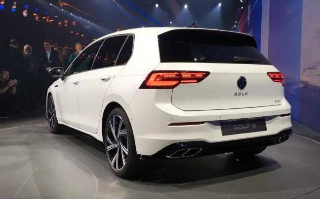 诞生45年,也畅销了45年,第八代高尔夫来了,换装了