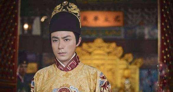 正给皇帝梳头的太监:儿子早给您养到6岁了_万贵妃_朱佑樘_生活