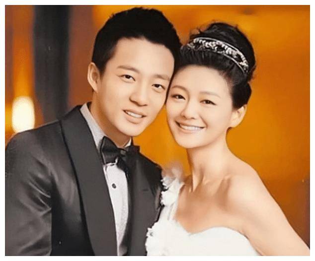 大s否认买礼送现任曝前夫家暴汪小菲否认晒照证买礼送具俊晔
