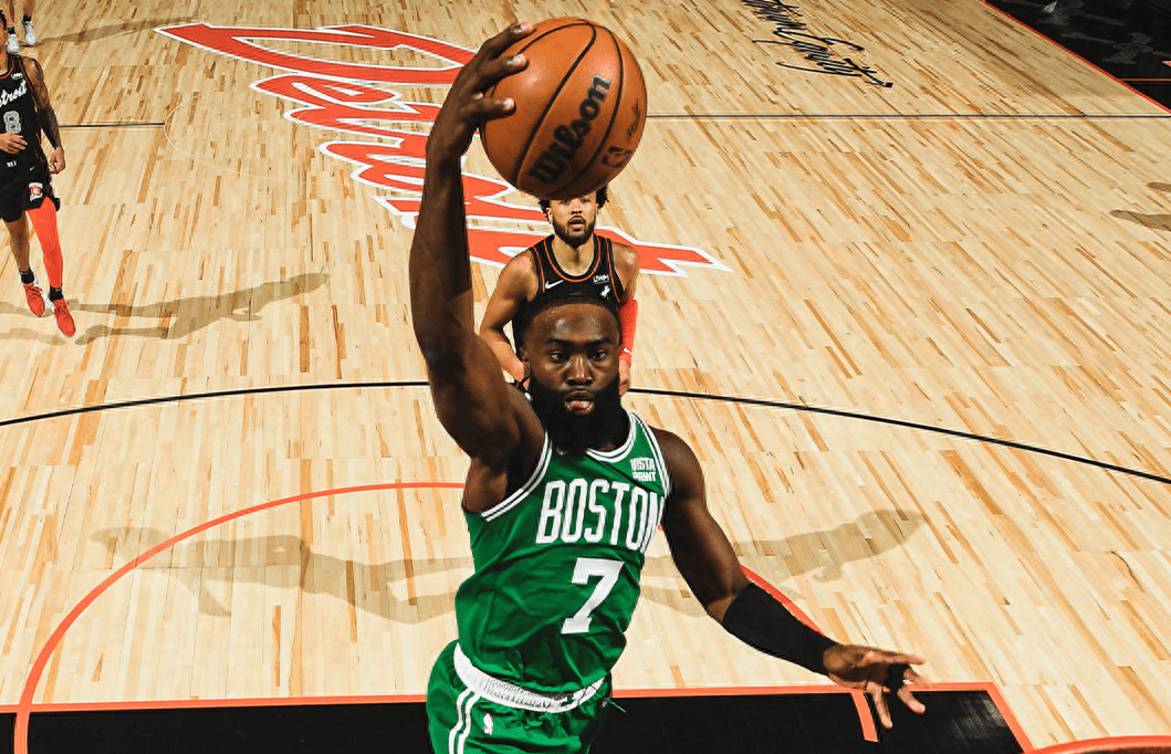 原创轰8连胜布朗33分凯尔特人将锁东部第1雷霆大胜守住西部第1