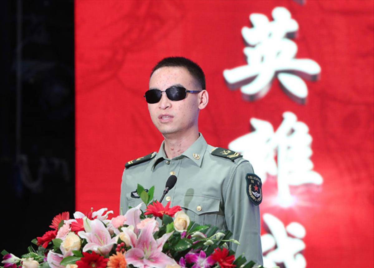 原创英雄杜富国排雷时不幸受伤荣获一等功如今享受什么待遇