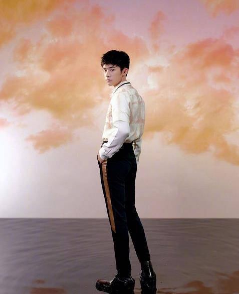 原创三小只合唱王源调皮千玺憔悴看到王俊凯现状小螃蟹心疼了