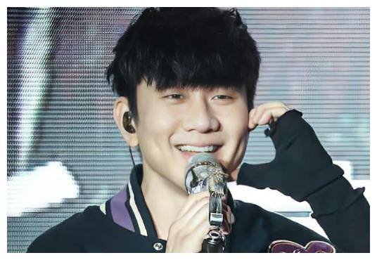 林俊杰杭州演唱会多人冒充保安观众无票进场震动事件