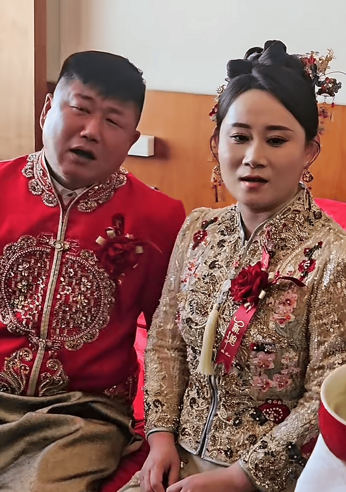 赵本山徒弟"徐会计"大婚!豪车开道摆造型,占高架桥惨遭举报