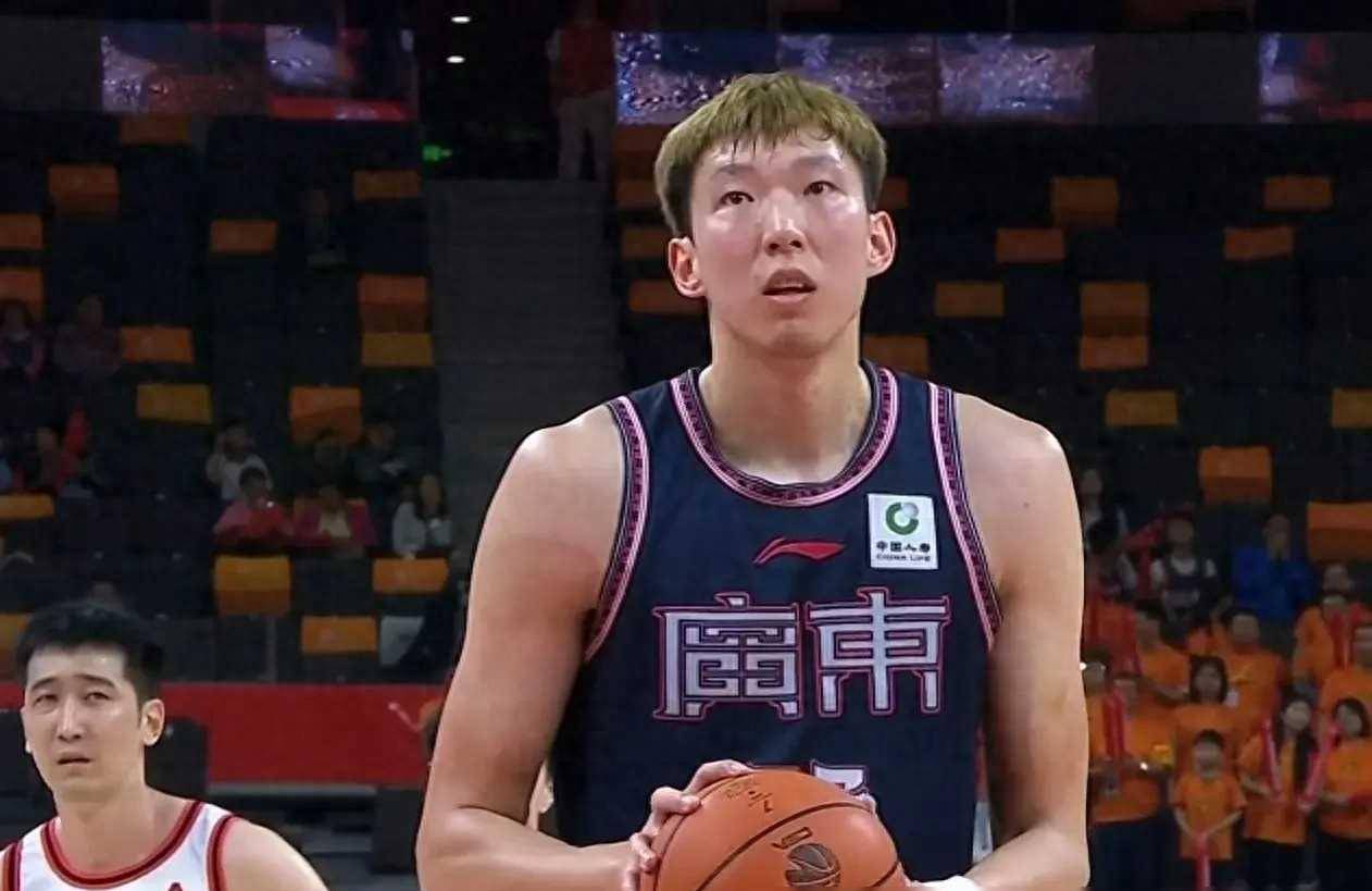 周琦16 17广东险胜江苏!罚球43-15,胡明轩徐杰手感冰_比赛_投篮_对手