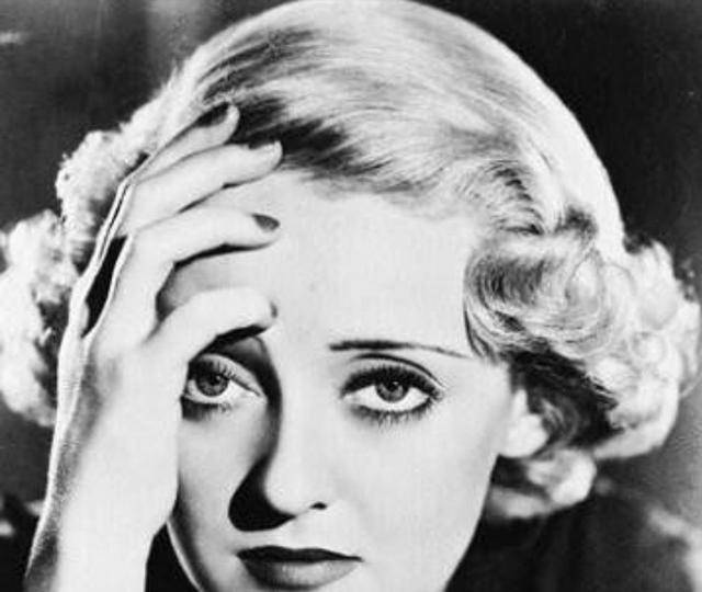 1942年,一美国女子在法大使馆脱衣,几月后盟军完成北非登陆计划_贝蒂