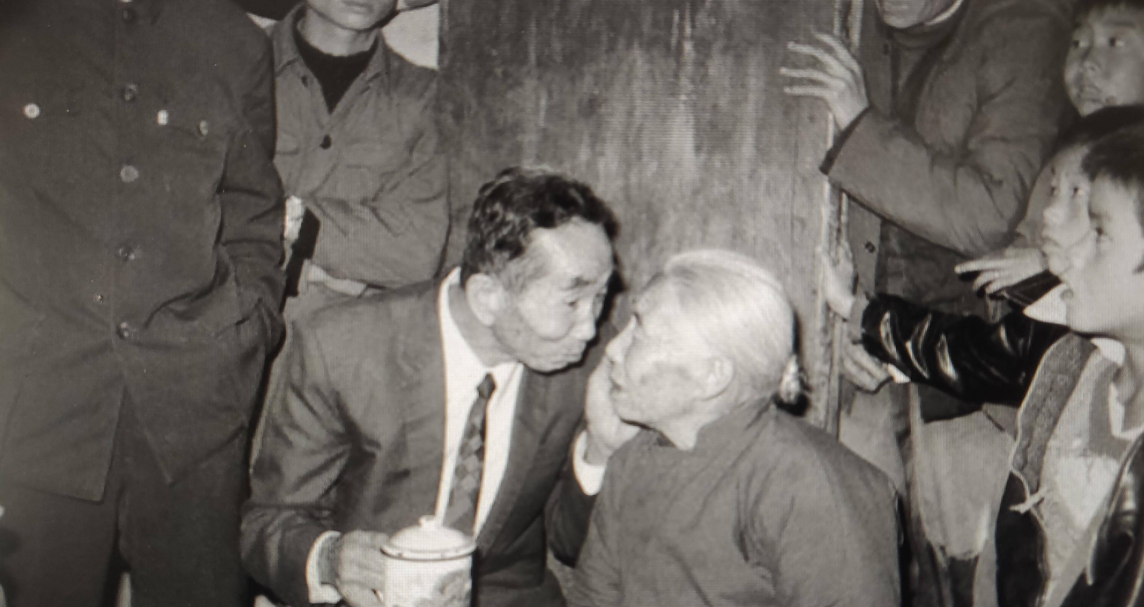 台湾老兵独居39年,1988年回乡探亲,哥哥:弟妹改嫁了,孩子还在