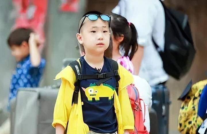 原创《爸爸去哪儿》开播9周年,8个被穷养的儿子,差距出来了_jasper