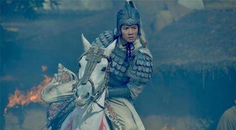 因赵云曾在今天的大邑县戎兵防羌,所以蜀后主下诏将赵云安葬于锦屏