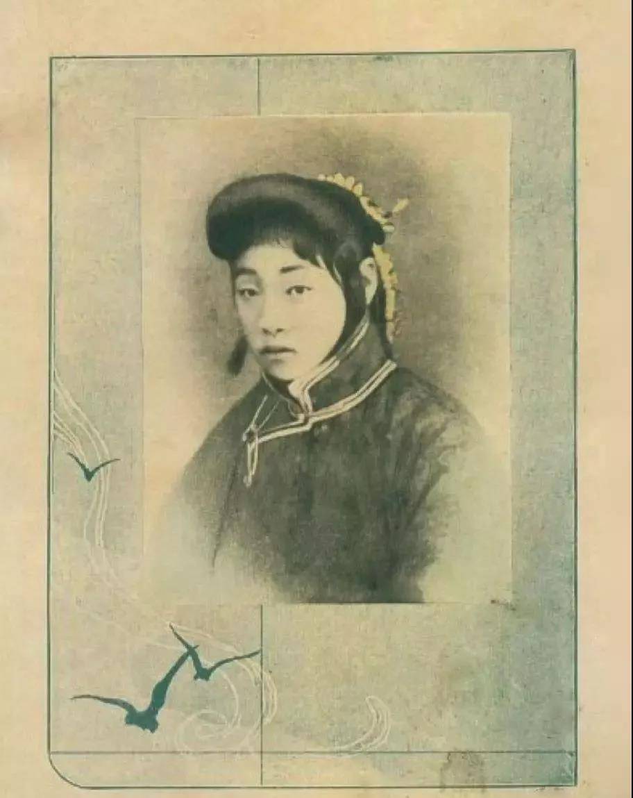 原创追求者豪爽见面搬出三袋钱送给你妈养老她却摇头看不上