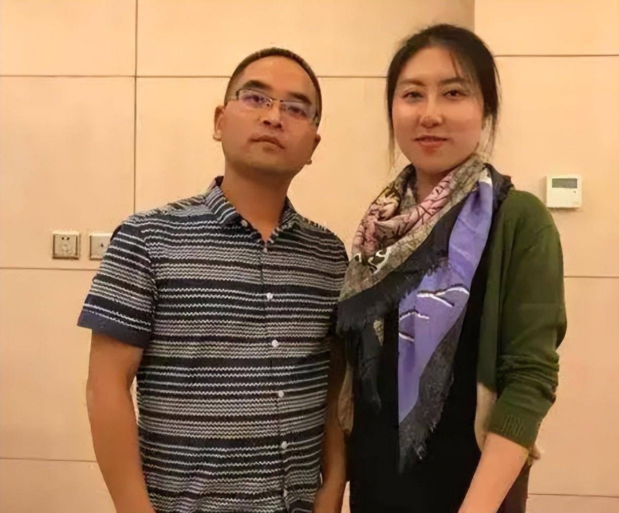 原创贾浅浅拟入中国作协引争论屎尿诗成焦点专家普通人无法鉴赏