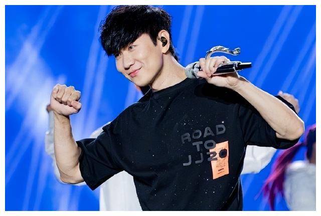 林俊杰杭州演唱会多人冒充保安观众无票进场震动事件