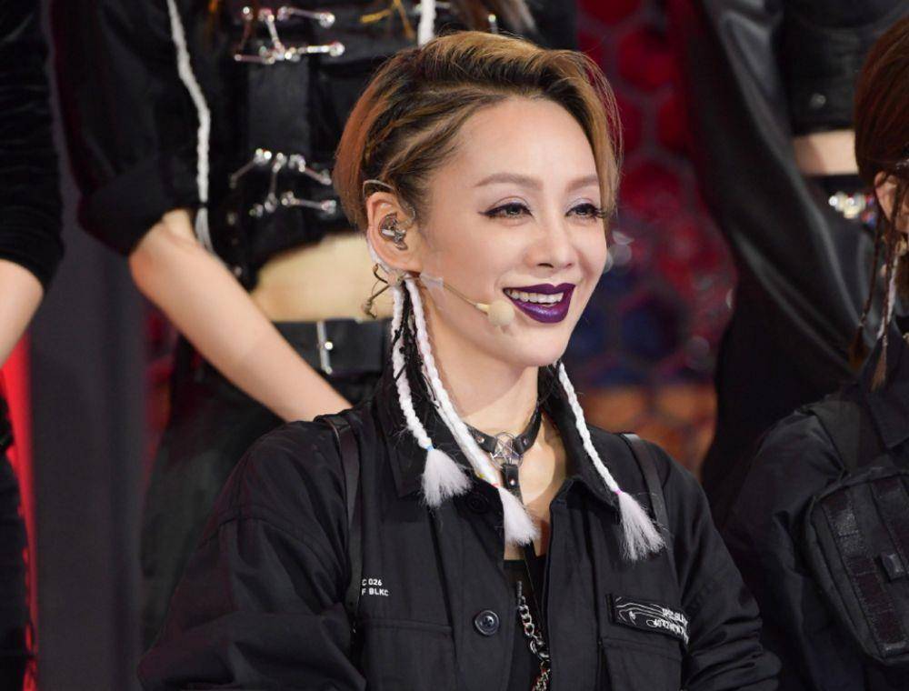 "男看鼻子女看嘴,一生富贵少是非",天生"厚嘴唇"却时尚万种_姚晨_余男