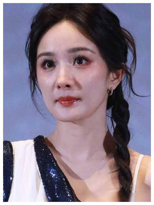 杨幂蒋欣穿越与功夫熊猫4可爱对决仪态重要性鲜明凸显