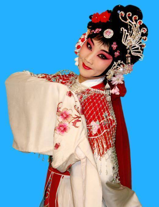 京剧《红娘》最初版本是红娘与张生暗含私情,只不过后来改良了