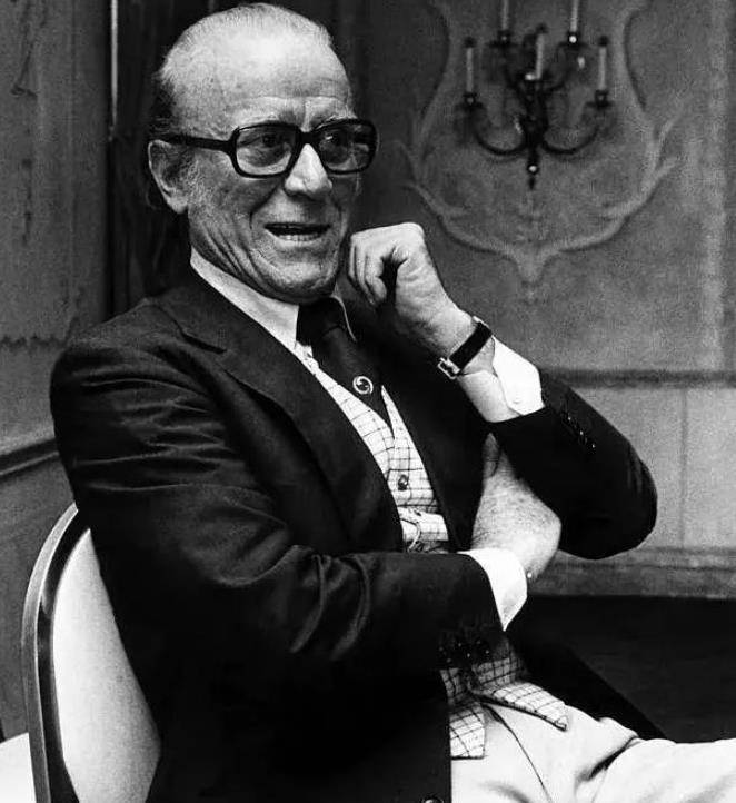 一家人在媒体报道中总是和睦温馨,阿尔多与妻子也一直相敬如宾