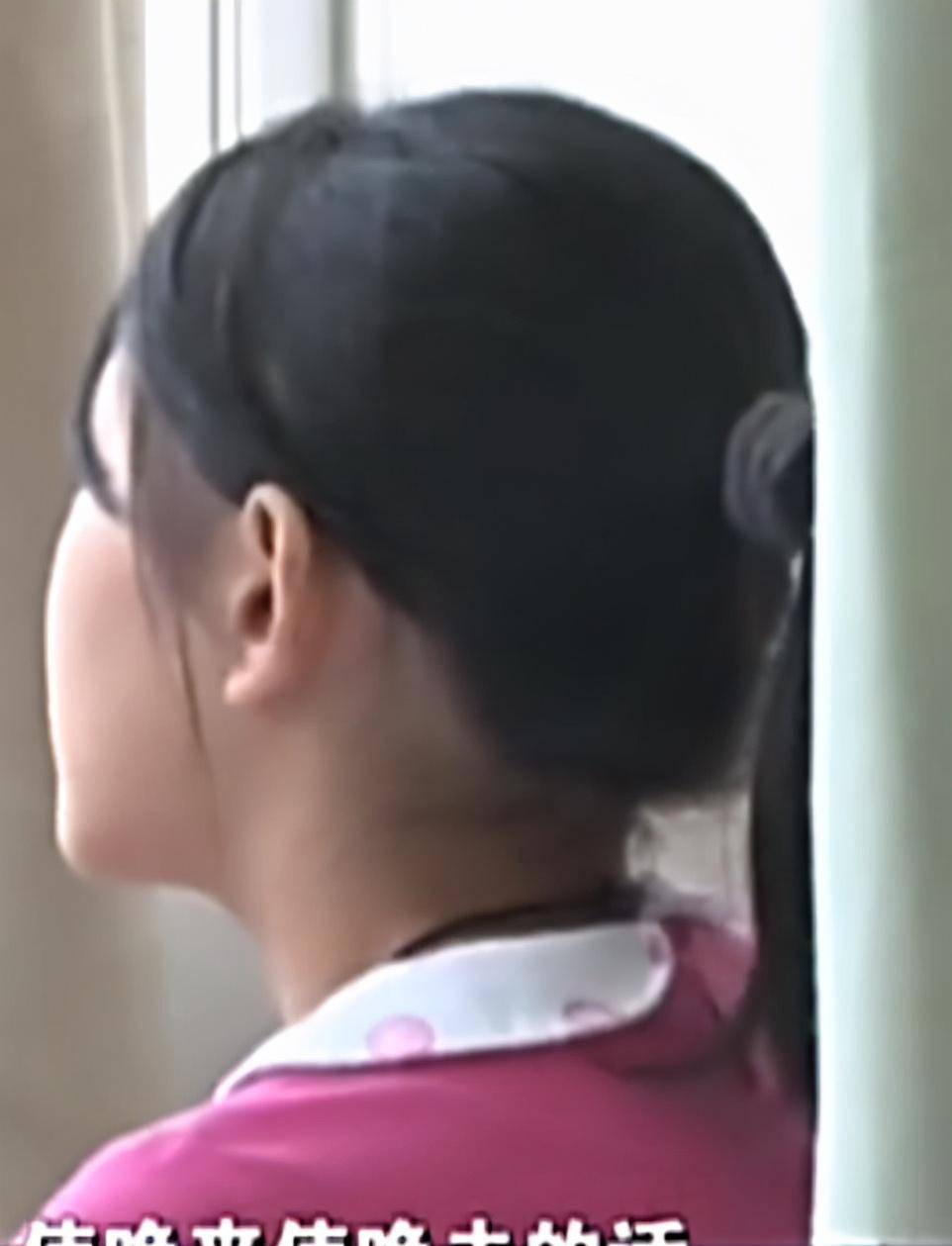 原创2016年11岁江苏女孩下跪寻母母亲现身后道出为妻11年的心酸