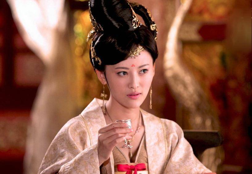 原创韦皇后和安乐公主毒死唐中宗李显妨碍她们称帝李隆基大获全胜