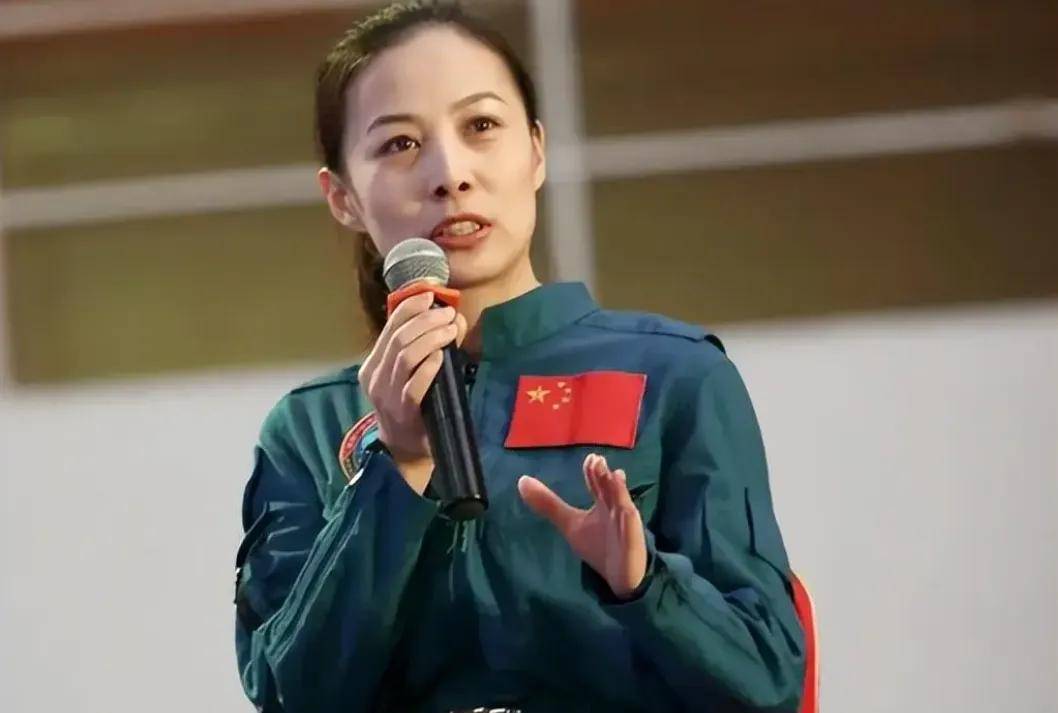 原创鹊桥二号发射后嫦娥六号也快了载人登月王亚平期待成为嫦娥