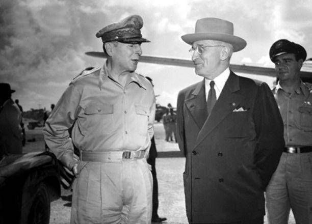 麦克阿瑟因为他的桀骜不驯,被杜鲁门解职是必然的_美国_菲律宾_总司令