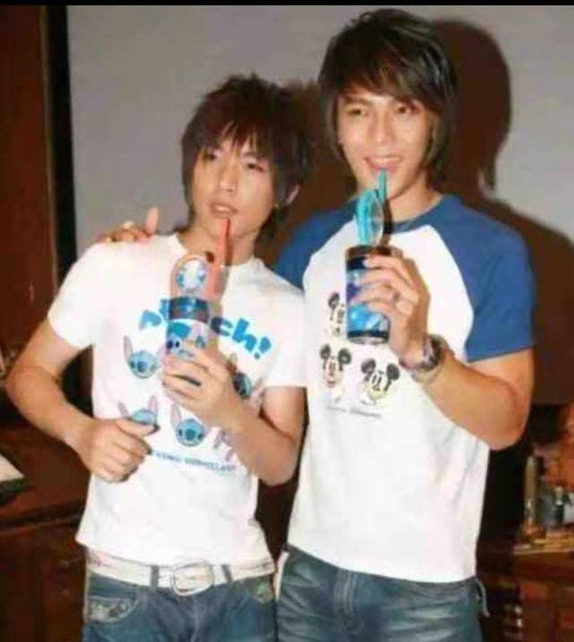 原创炎亚纶自己没有结婚的原因是20年里换了五次手机号码