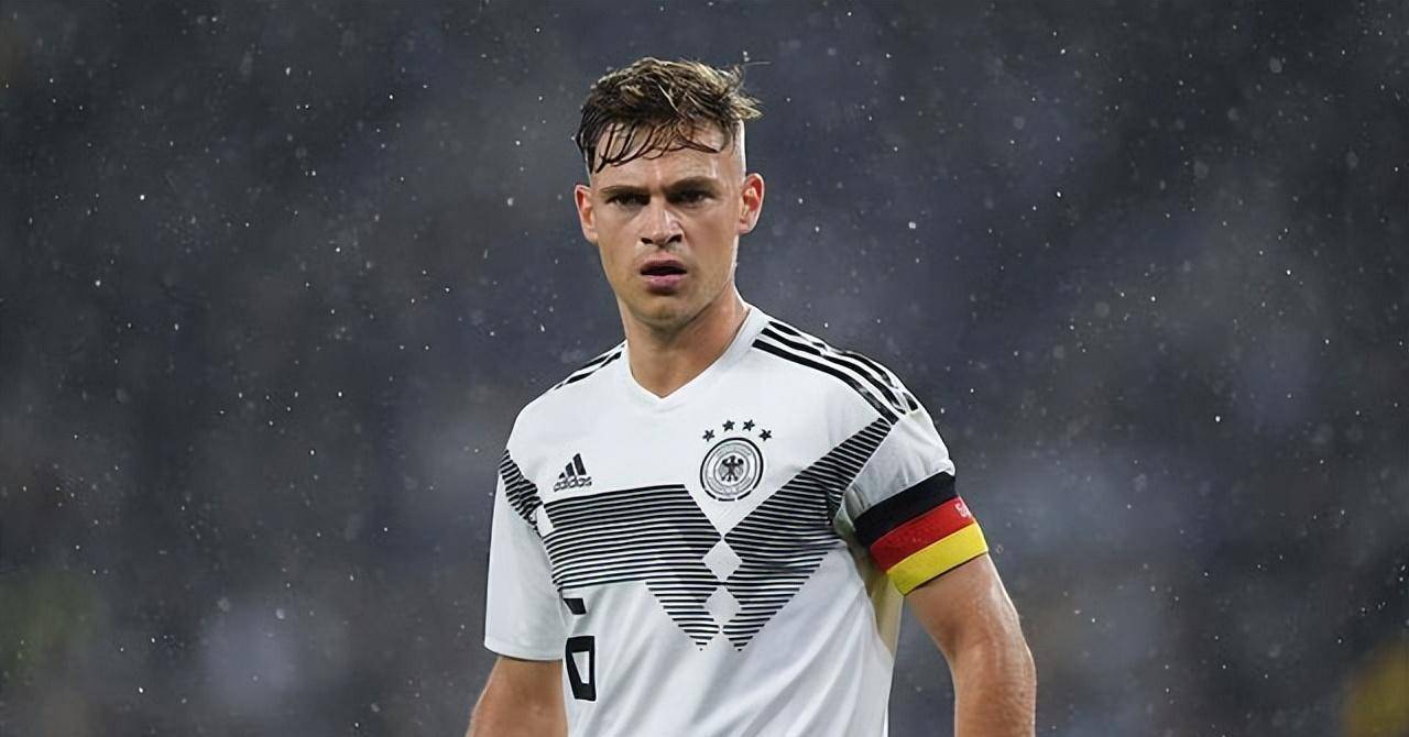 放弃执念回归边后卫角色基米希在拜仁和德国国家队重拾自我