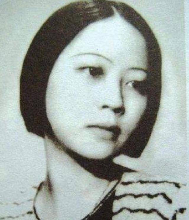 茂渊:初恋结婚后,她为爱苦等50年,79岁与初恋成婚_李开弟_黄素琼_什么